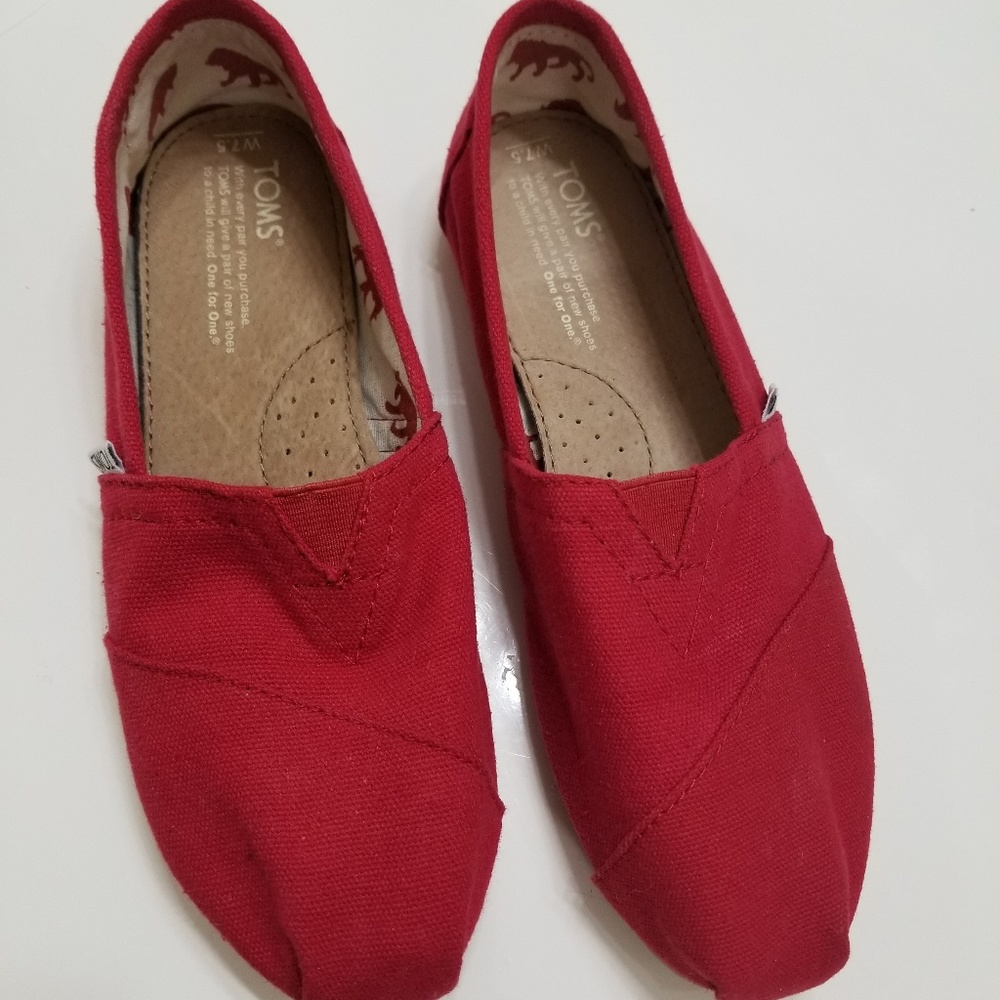 Toms